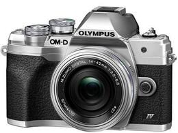 Olympus OM-D E-M10 Mark IV + 14-42mm EZ Pancake strieborný