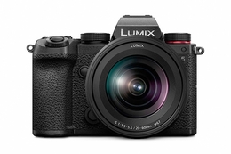 Panasonic Lumix DC-S5 + Lumix S 20-60mm f/3.5-5.6