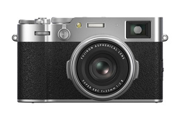 FujiFilm X100VI strieborný