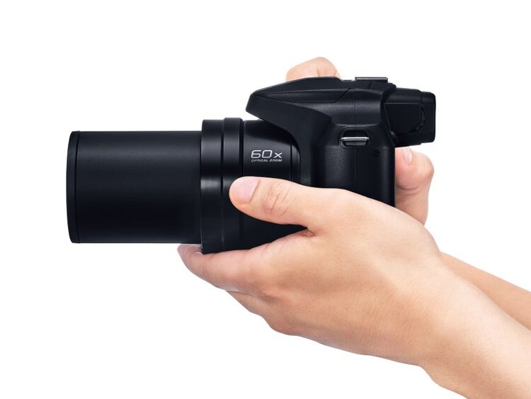 Panasonic Lumix DC-FZ82D