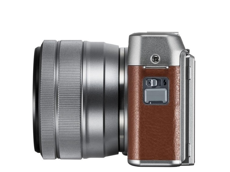 FujiFilm X-A5 + XC 15-45mm hnedý