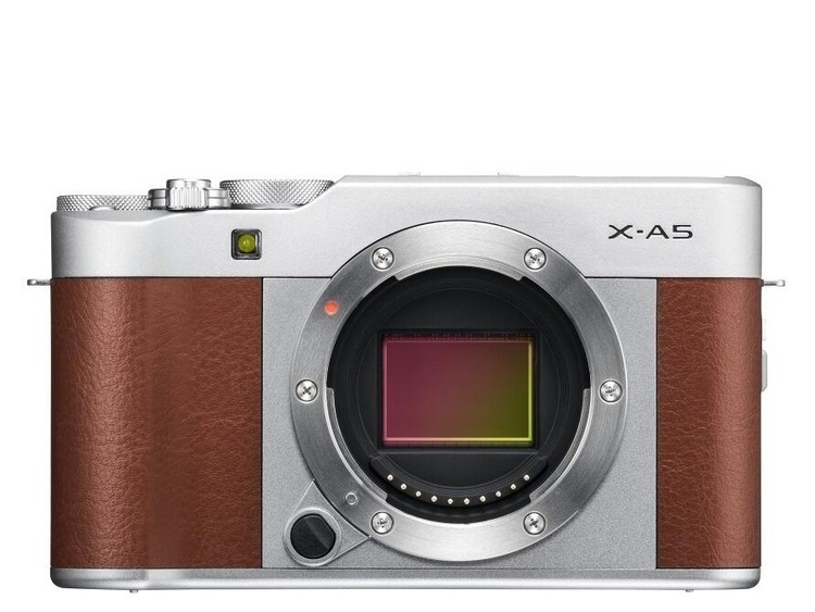 FujiFilm X-A5 + XC 15-45mm hnedý