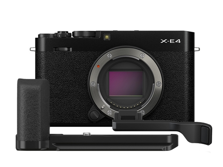 FujiFilm X-E4 telo čierne + accessory Kit