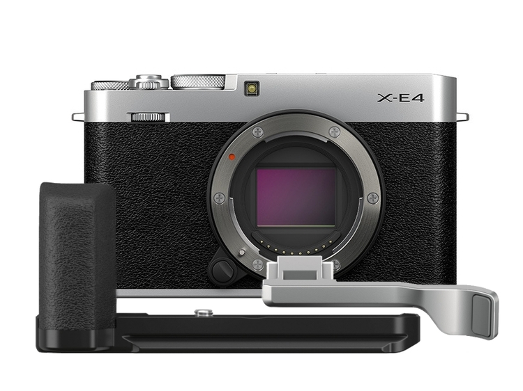 FujiFilm X-E4 telo strieborné + accessory Kit