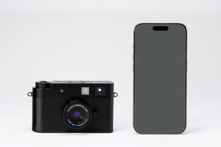 FujiFilm X-Half čierny