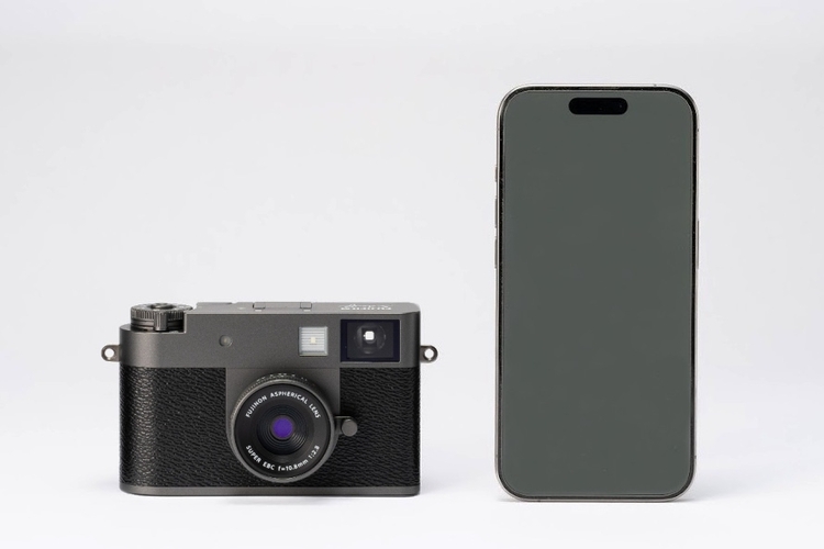 FujiFilm X-Half Charcoal Silver