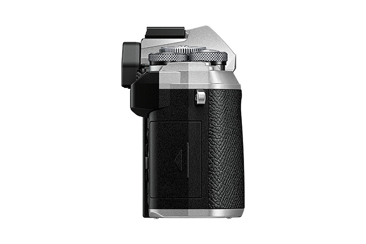 OM System OM-5 telo strieborné