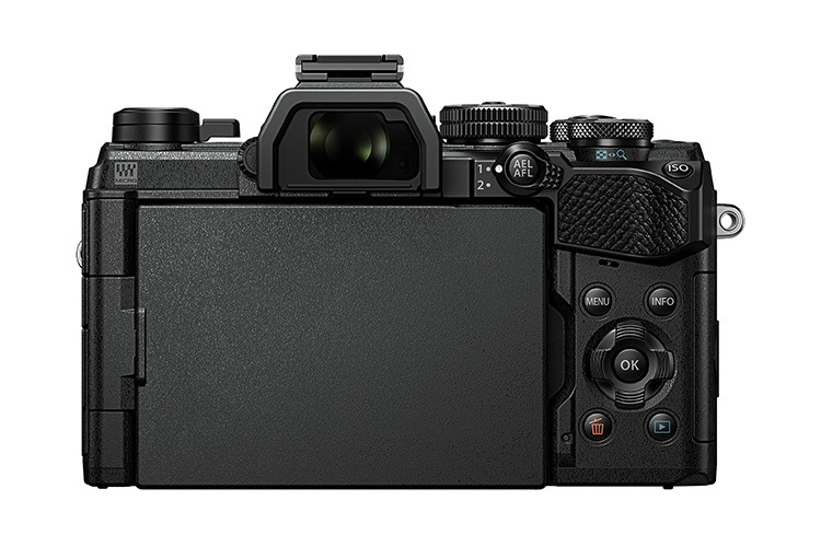 OM System OM-5 + 14-150mm f/4-5.6 II čierny