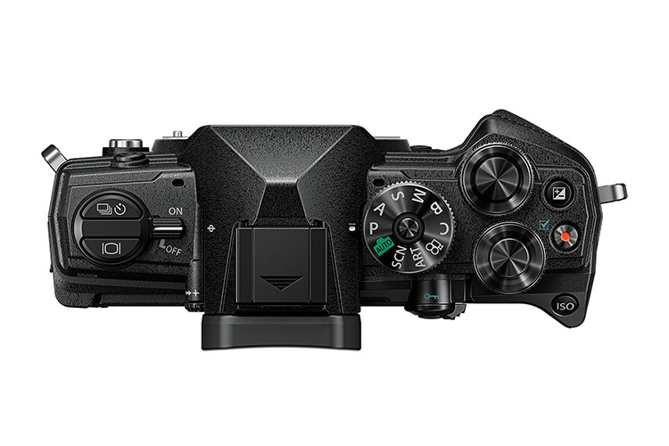 OM System OM-5 + 14-150mm f/4-5.6 II čierny