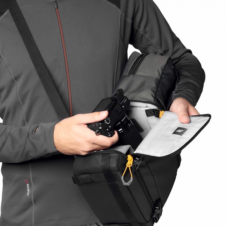 Lowepro Slingshot SL 250 AW III šedý