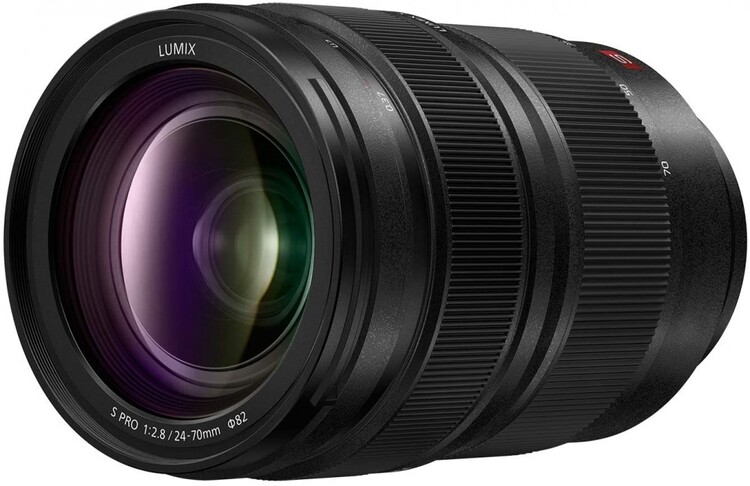 Panasonic Lumix S Pro 24-70mm f/2.8