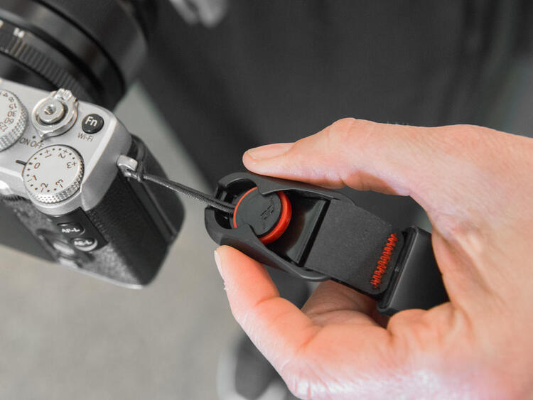 Peak Design Cuff Charcoal