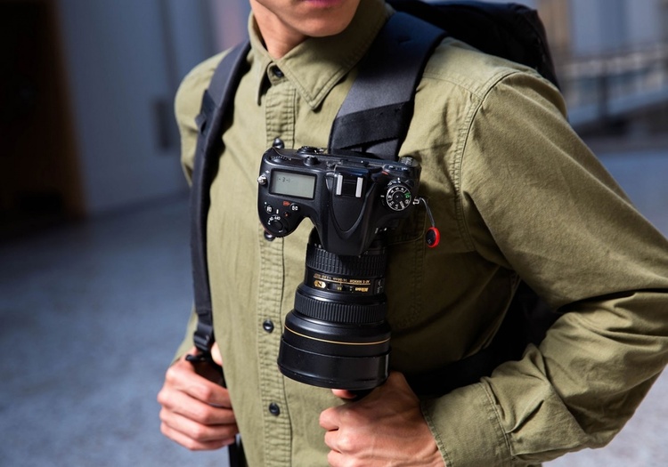 Peak Design Capture (v3) strieborný- standart plate