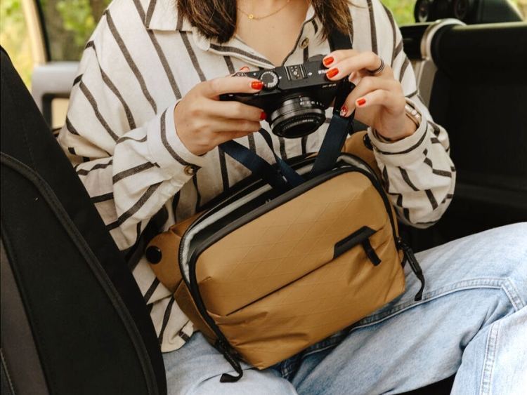 Peak Design Everyday Sling 3L v2 Coyote