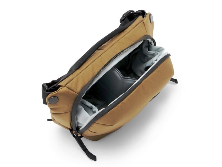 Peak Design Everyday Sling 3L v2 Coyote