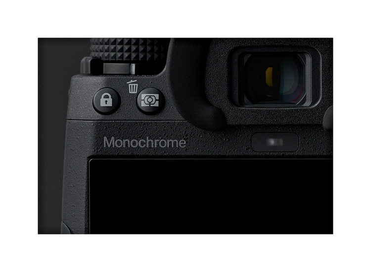 Pentax K-3 Mark III Monochrome telo