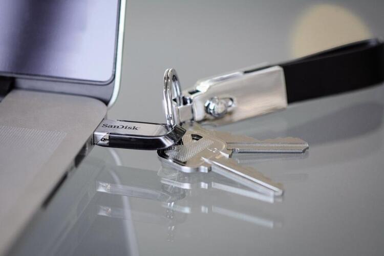 SanDisk Ultra Flair USB 3.0 32GB