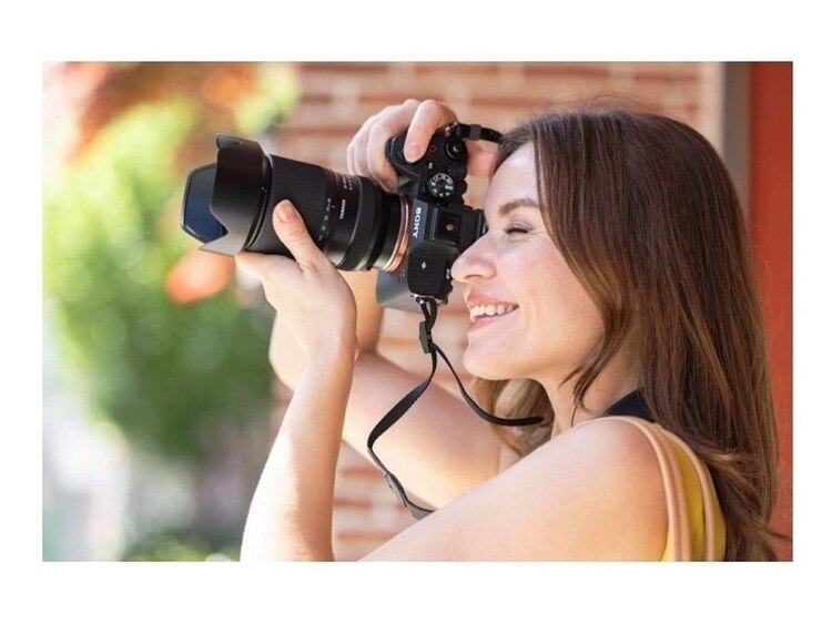 Tamron 28-300mm f/4-7.1 Di III VC VXD pre Sony E