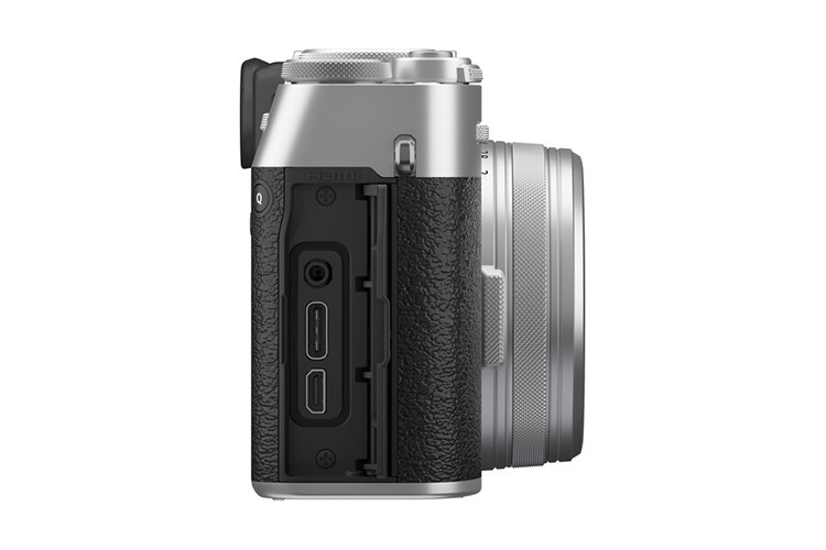 FujiFilm X100VI strieborný