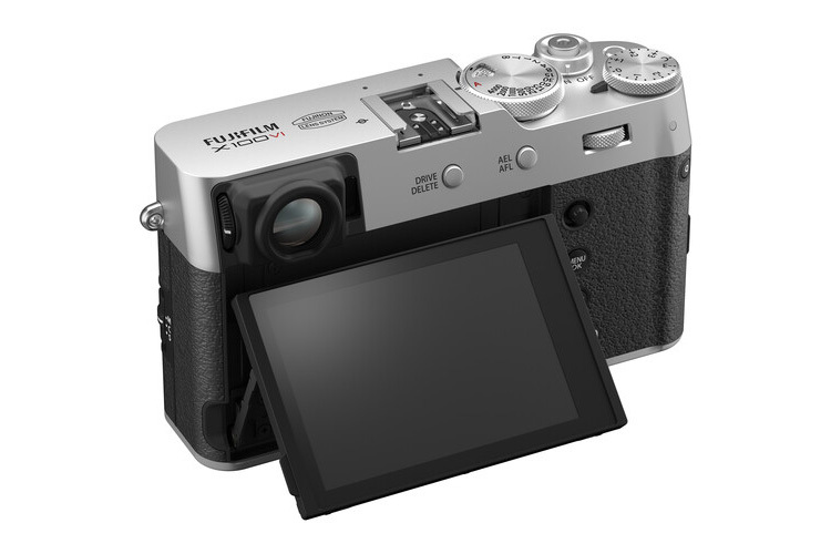 FujiFilm X100VI strieborný