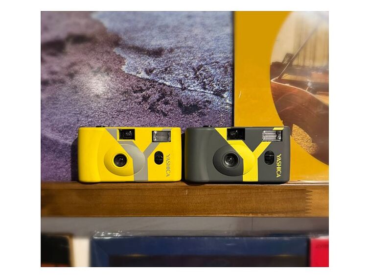 YASHICA  MF-1 Snapshot Art  Grey + film