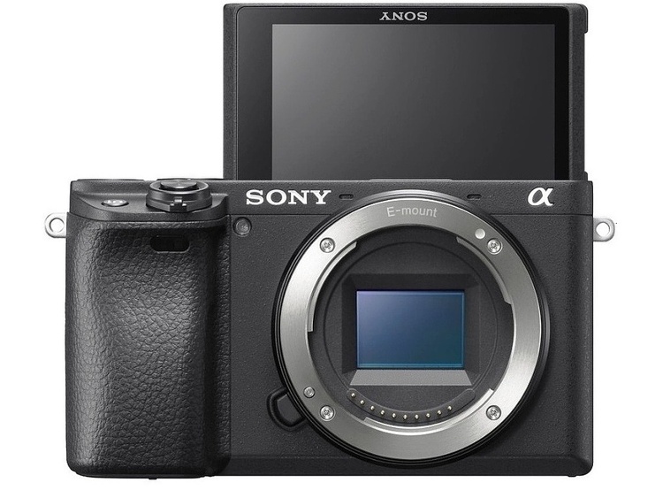 Sony  Alpha A6400 A + 18-135mm OSS