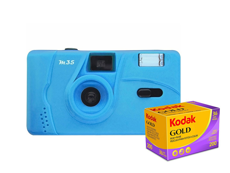 Kodak M35 modrý + farebný kinofilm Kodak 200/36