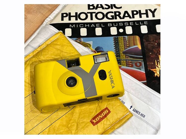YASHICA MF-1 Snapshot Art Yellow + film