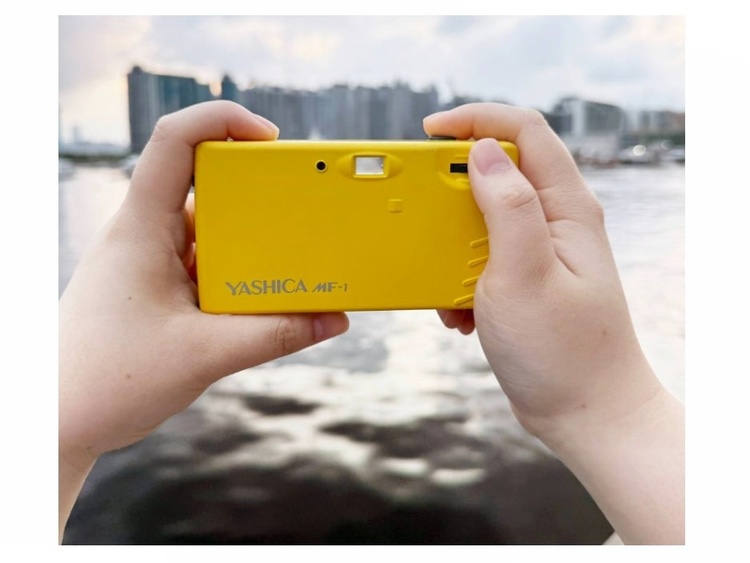 YASHICA MF-1 Snapshot Art Yellow + film