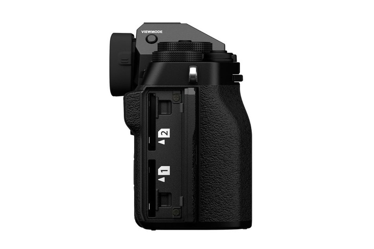 FujiFilm X-T5 + XF 16-50mm f/2.8-4.8 R LM WR čierny