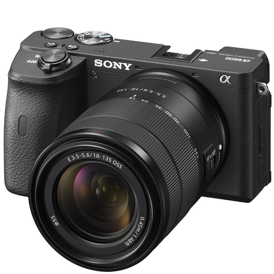 Sony Alpha A6600 + 18-135mm f/3.5-5.6 OSS