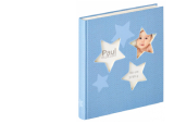 Svetlomodrý detský fotoalbum s výrezmi v tvare hviezd, s fotografiou bábätka a menom "Paul".
