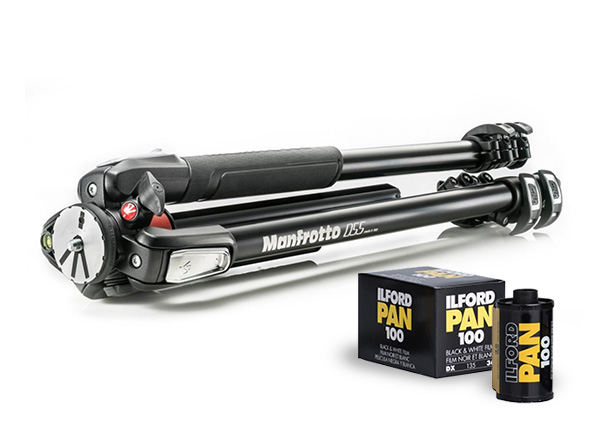 Skladací statív Manfrotto 055 a čiernobiely film Ilford Pan 100